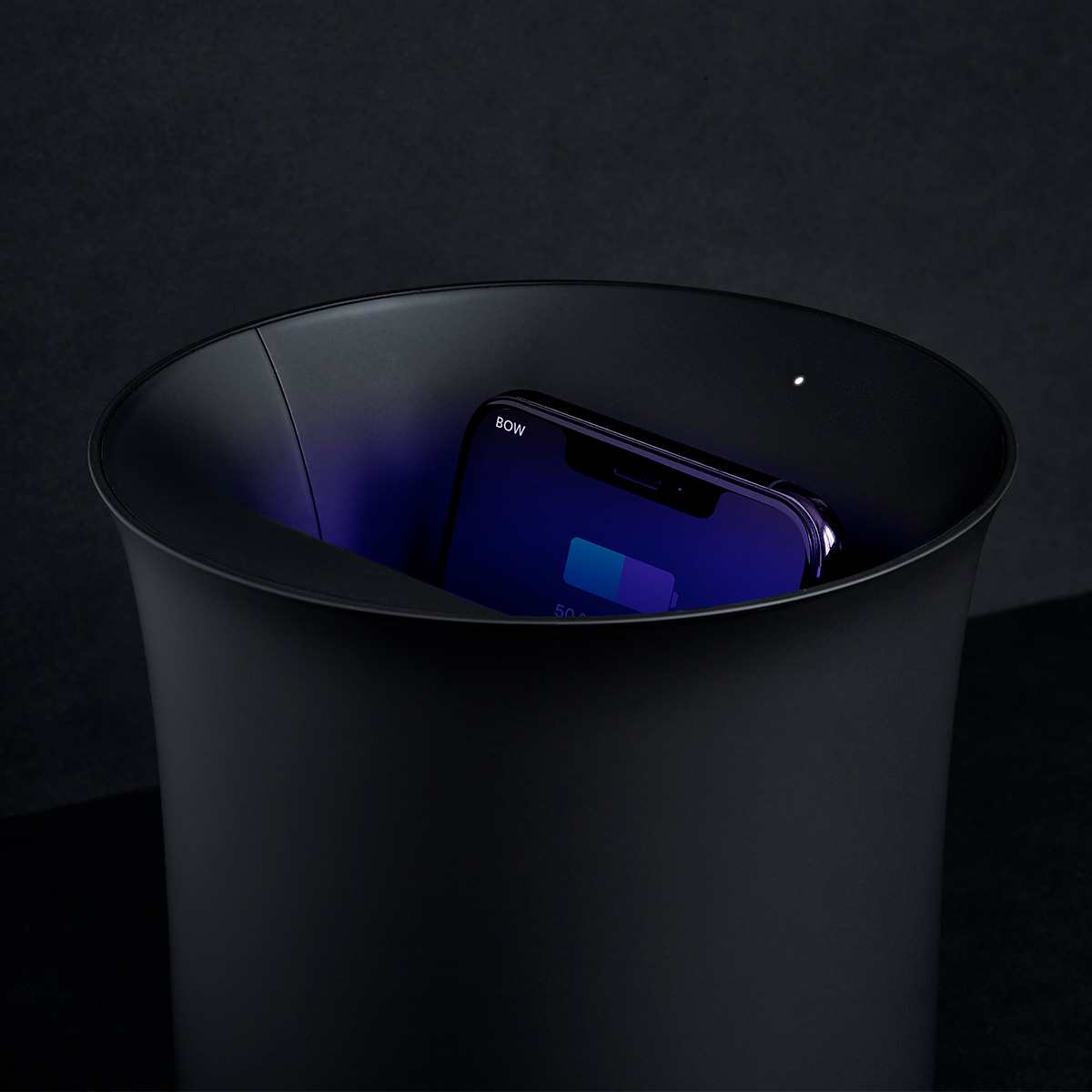 Lexon Oblio - Wireless charging station with built-in UV sanitizer